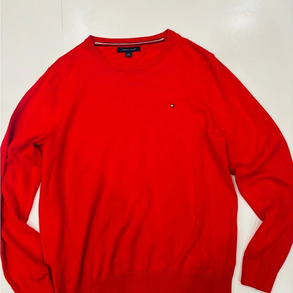 Tommy Hilfiger Men's Vibrant Red Crewneck Sweater size Large Mint condition